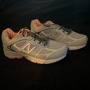 2016 runDisney Dumbo New Balance Sneakers - US W 4/EU 36